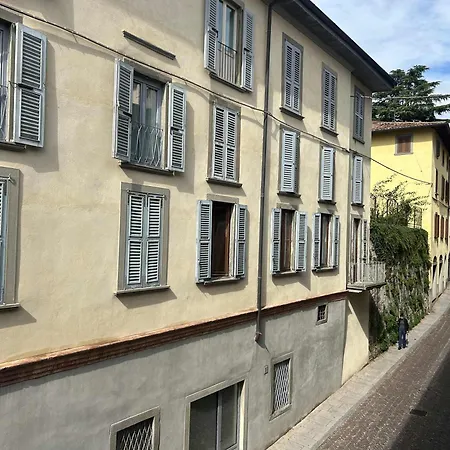 La Terrazza Sulla Citta - Immobili E Soluzioni Rent 아파트 *